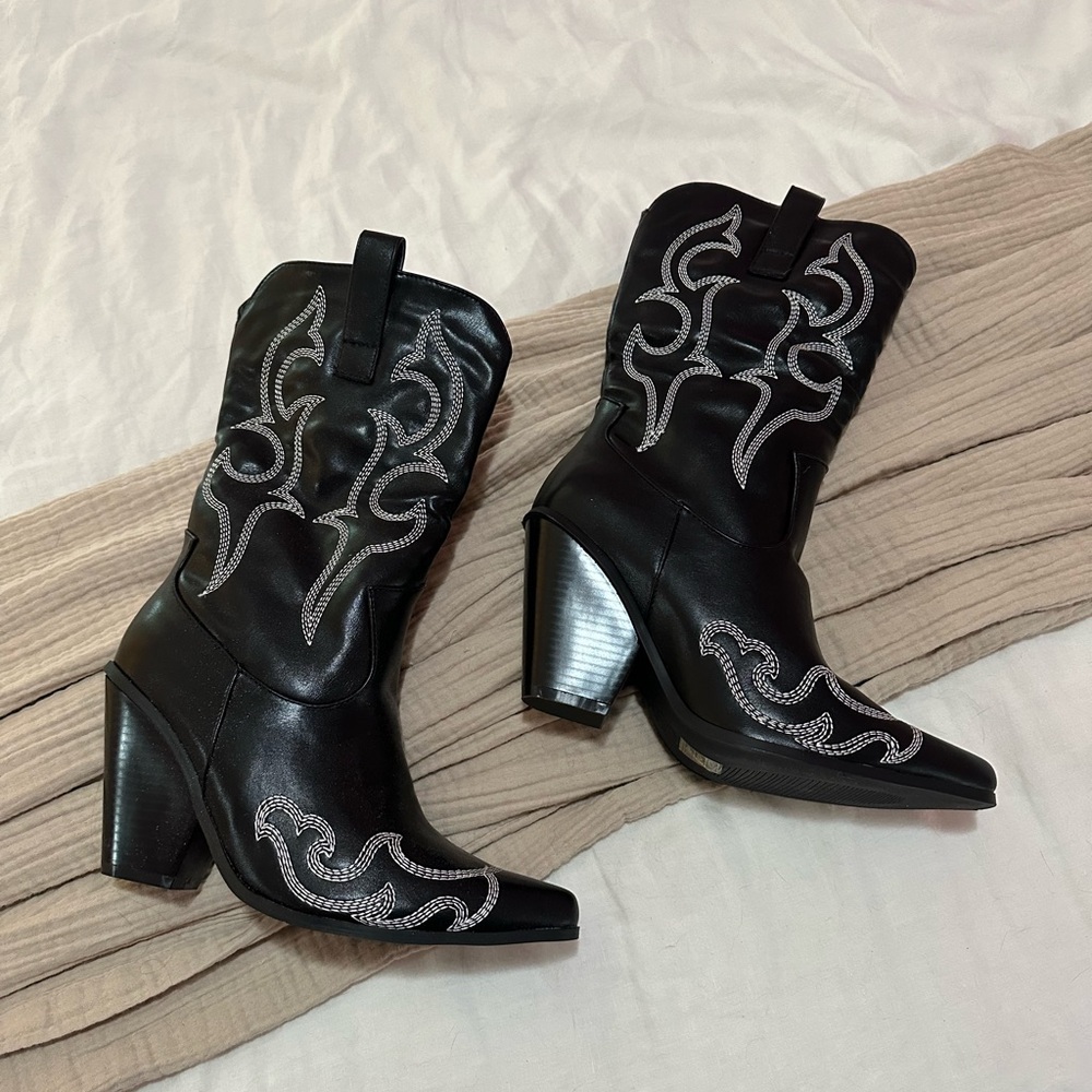 Black Cowgirl Boots